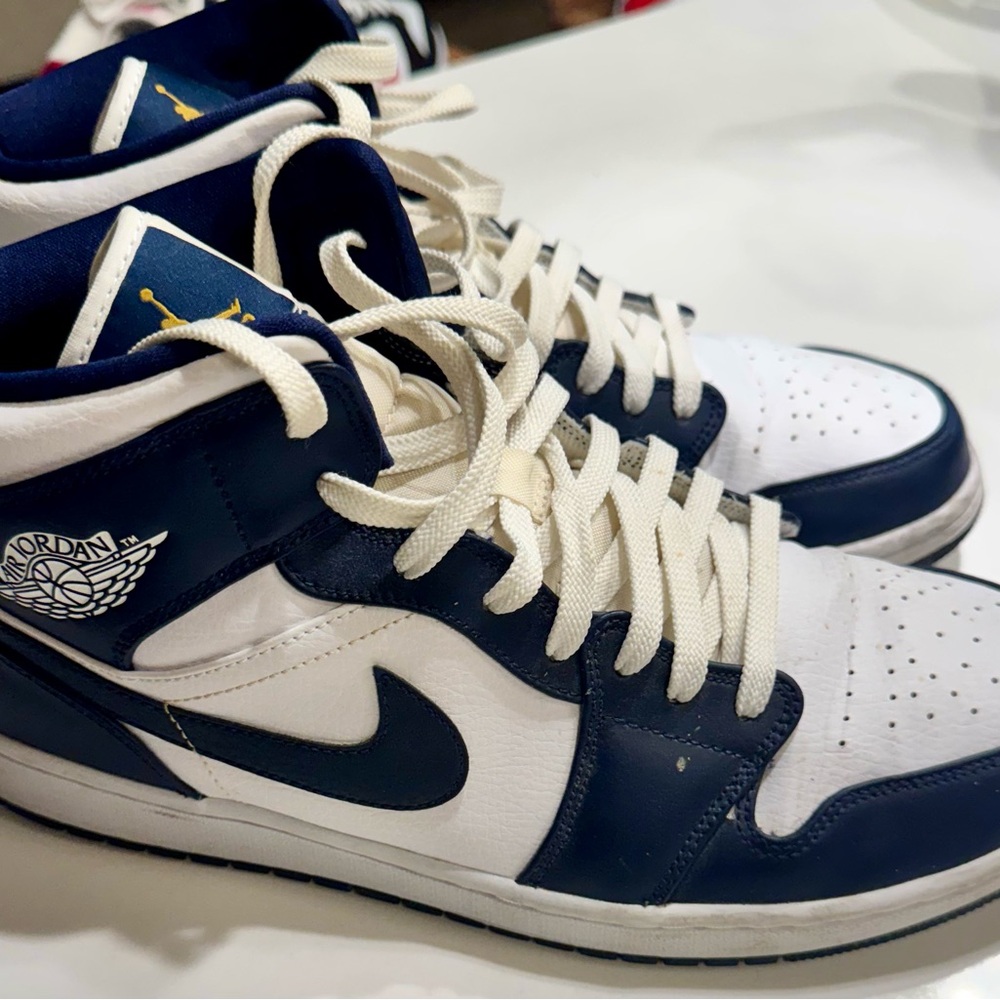 Nike Air Jordan Men's White and Blue Sneakers